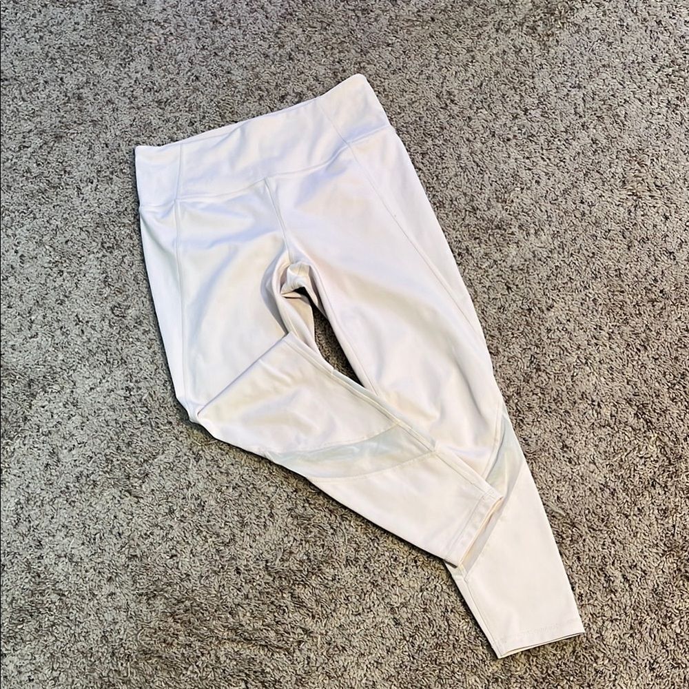 EUC Athleta Pale Peach Colored Leggings (M)